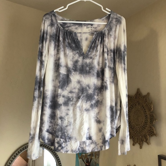 American Eagle Outfitters Tops - AE Bell Sleeve Top